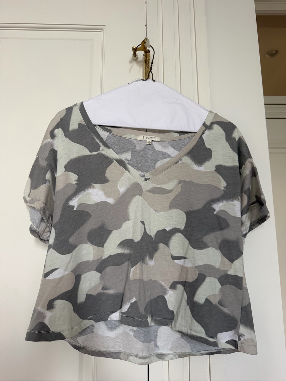 Z Supply Gray Camo V-Neck Crop Top